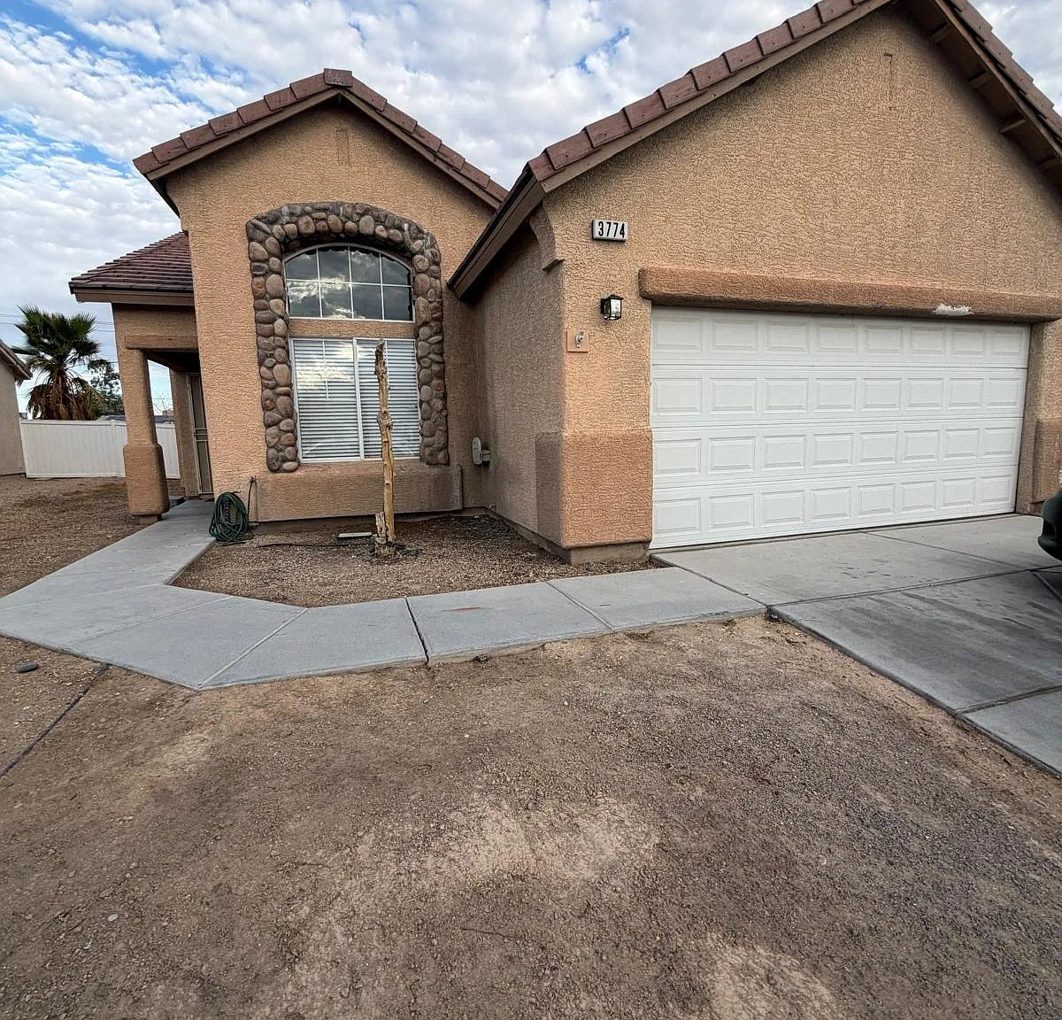 3 bed, 1308 sqft, $1,995 — Photo 1