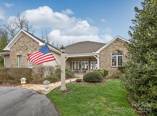 105 Ingleside Ct, Flat Rock, NC 28731