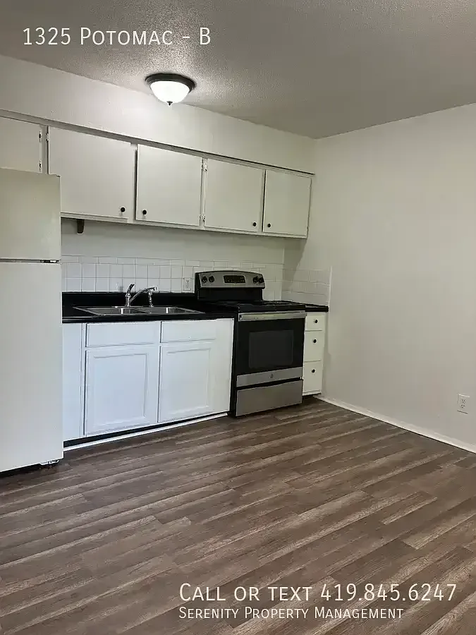 Sunshine & Savings! Bright 2-Bedroom Apartment with Water Included — Photo 3