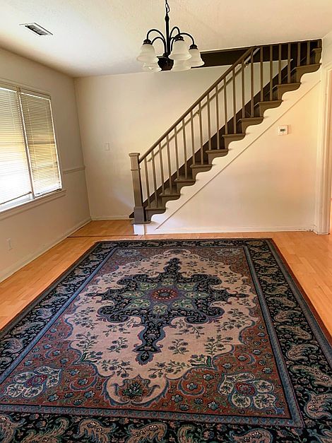 2nd image of 810 Mandarin Ave