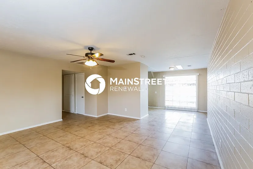 5534 W Weldon Ave — Photo 2
