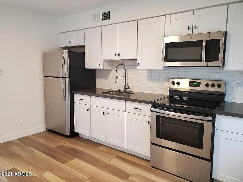 Downtown Gilbert Apartment Available — Photo 2