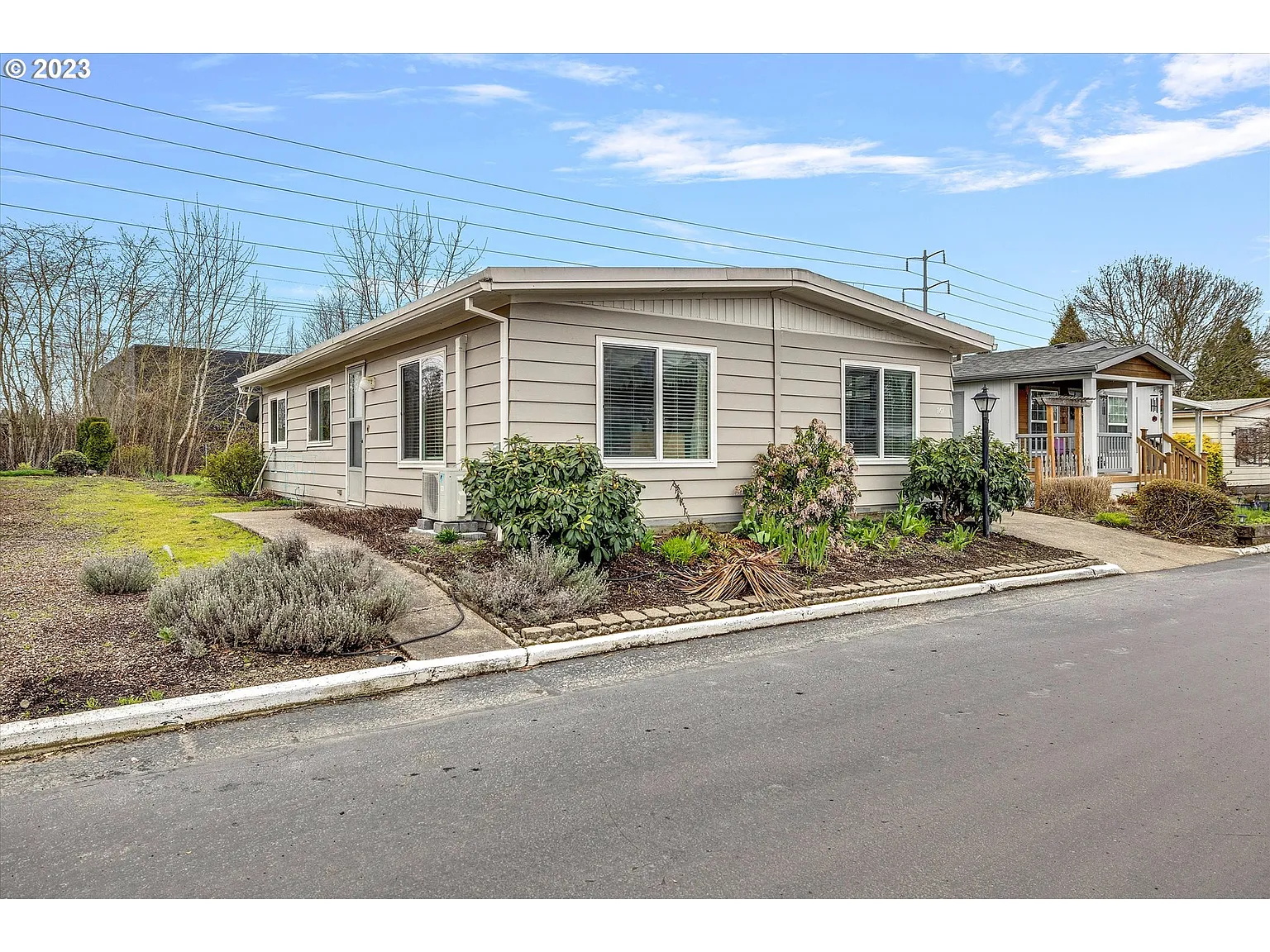 767 SW Liberty Bell Dr photo 1