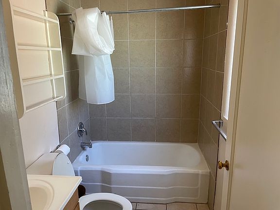 3rd image of 503 Montclaire Dr SE