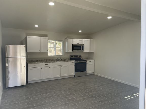 5th image of 3443 S Belmar Ave #2