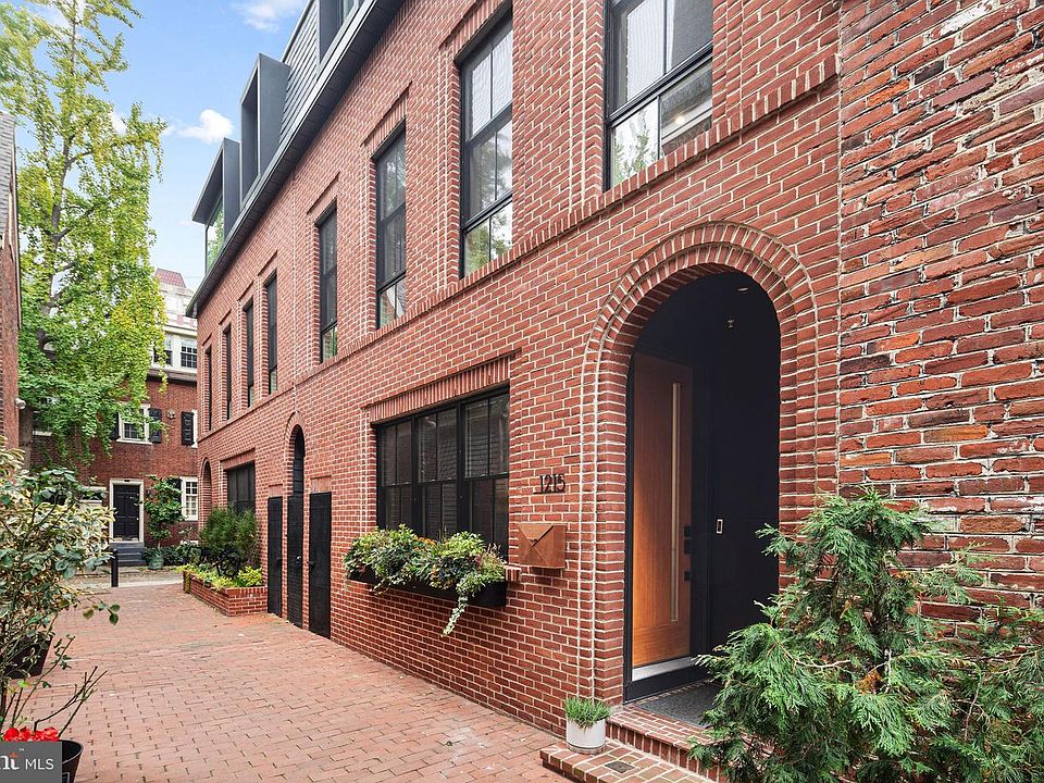 1st image of 1215 Addison Walk