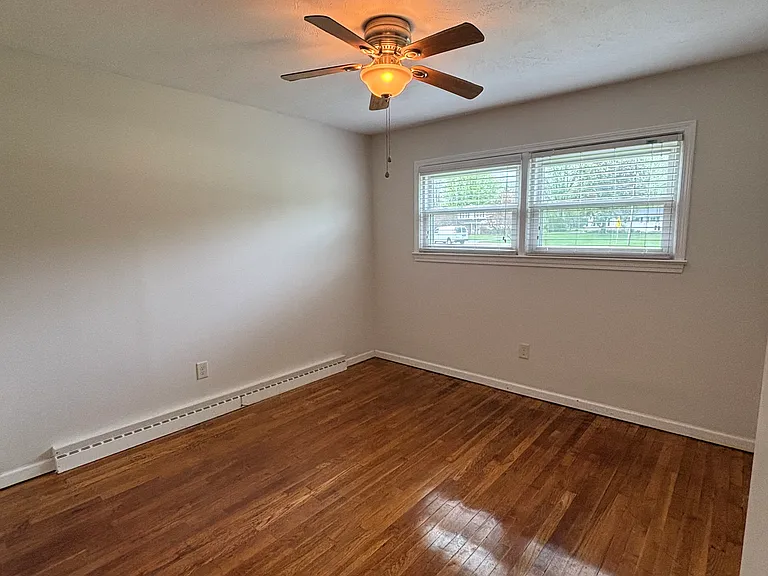 32200 Bainbridge Rd — Photo 8