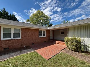 1505 Overbrook Ct, High Point, NC 27262