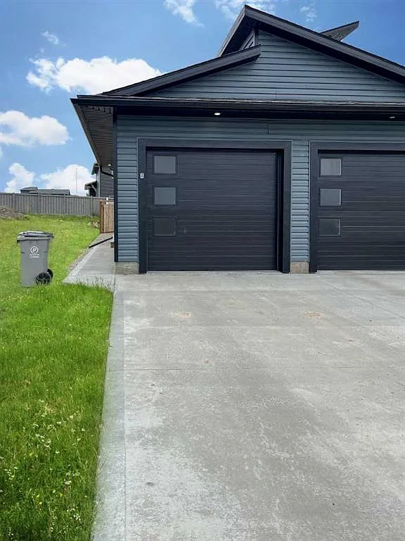 2 bed, 1.0 bath, 849 sqft, $1,650 — Photo 1