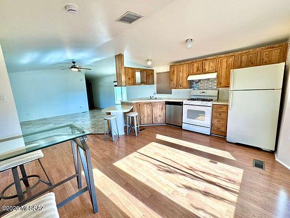 4th image of 4738 N Brookline Ct