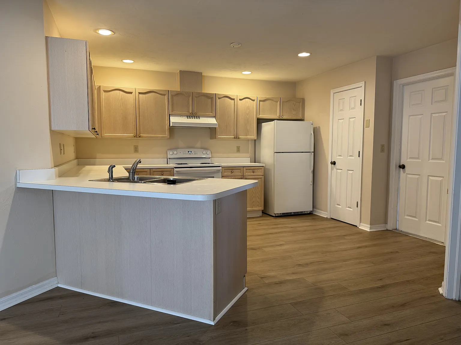 12303 Londonderry Ln — Photo 3