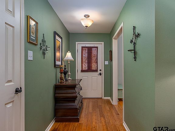 5th image of 4912 Pine Knoll St