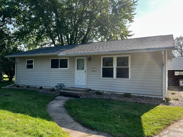 214 Jane Ct, Neenah, WI 54956