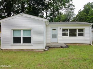 33 Weaverville Rd, Freehold, NJ 07728