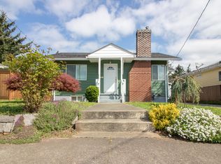 6221 NE Halsey St, Portland, OR 97213