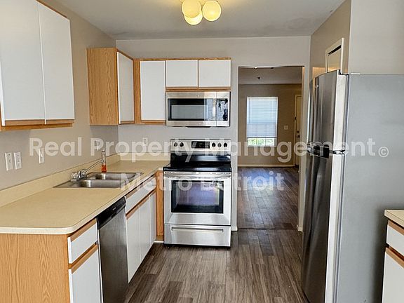 5th image of 23322 Poplar Dr