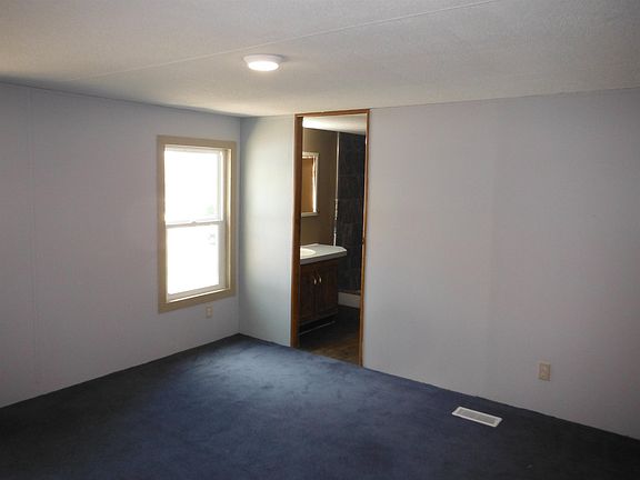 5th image of 901 Avenue B