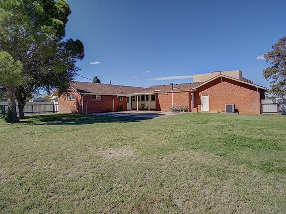 3rd image of 603 SW Avenue C