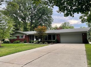 21404 Masi Ct, Grosse Ile, MI 48138