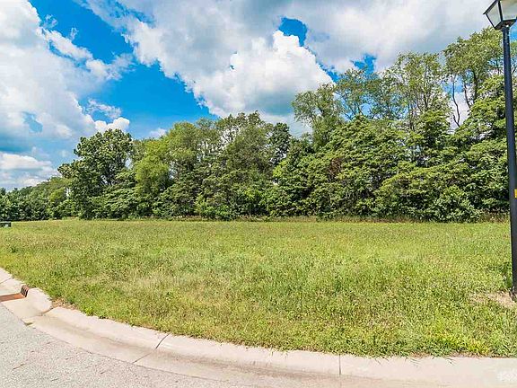 3rd image of 25791 Woodsedge Dr