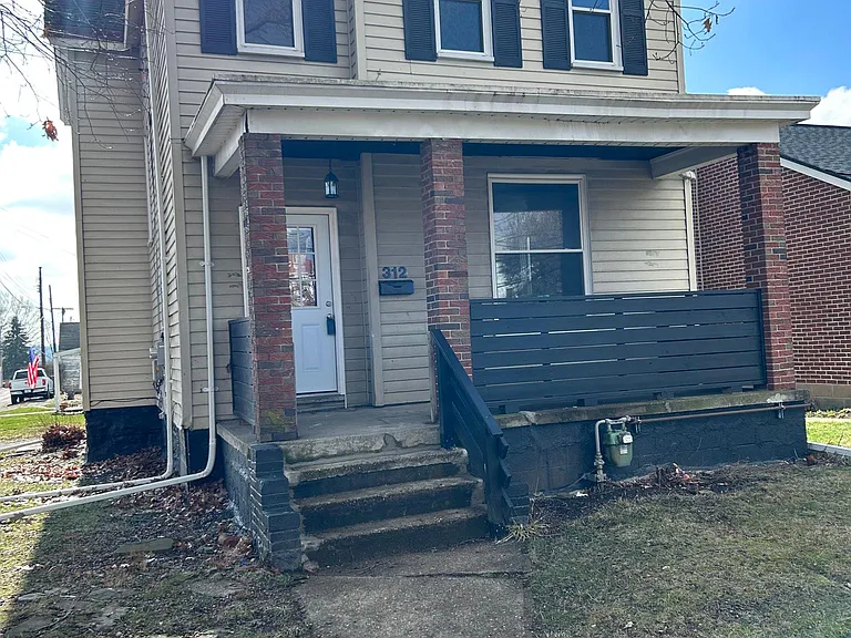 312 Grant Ave — Photo 1