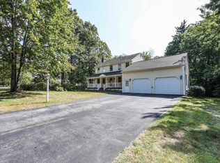 41 Lindsay Rd, Hooksett, NH 03106