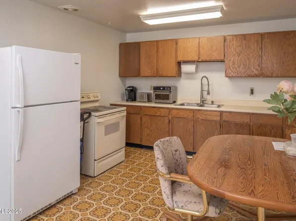 1241 Newlands Dr W, Fernley, NV 89408