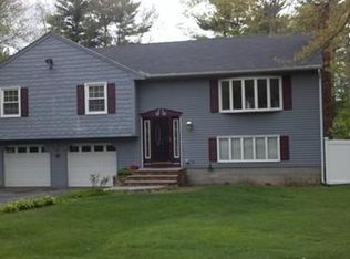 20 Fox Run Ln, Reading, MA 01867