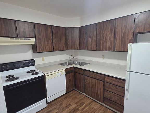 4th image of 1800 Idlewild Dr #29