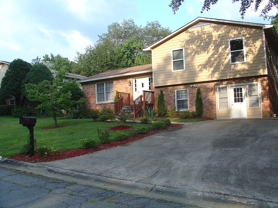 2nd image of 575 Westchester Cir