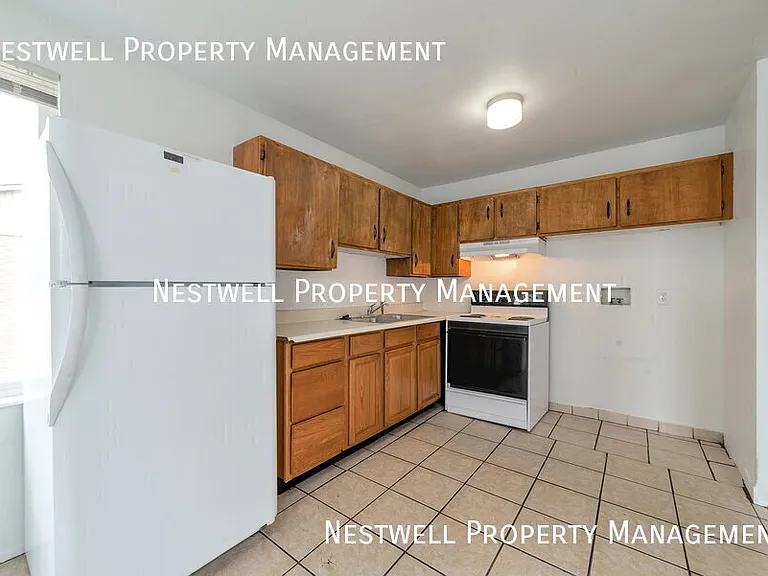 1881 W Lake Park Dr #3 — Photo 3