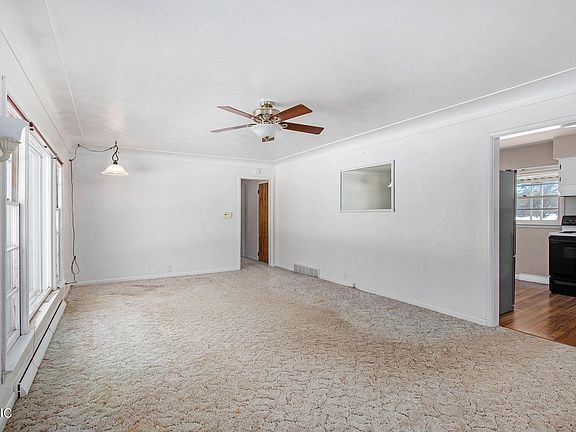 3rd image of 9995 W H Ave