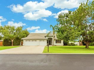 2555 E Arrowhead Trl, Gilbert, AZ 85297