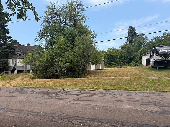 3rd image of E Birch St