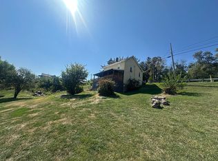 1154 Cross Creek Rd, Burgettstown, PA 15021