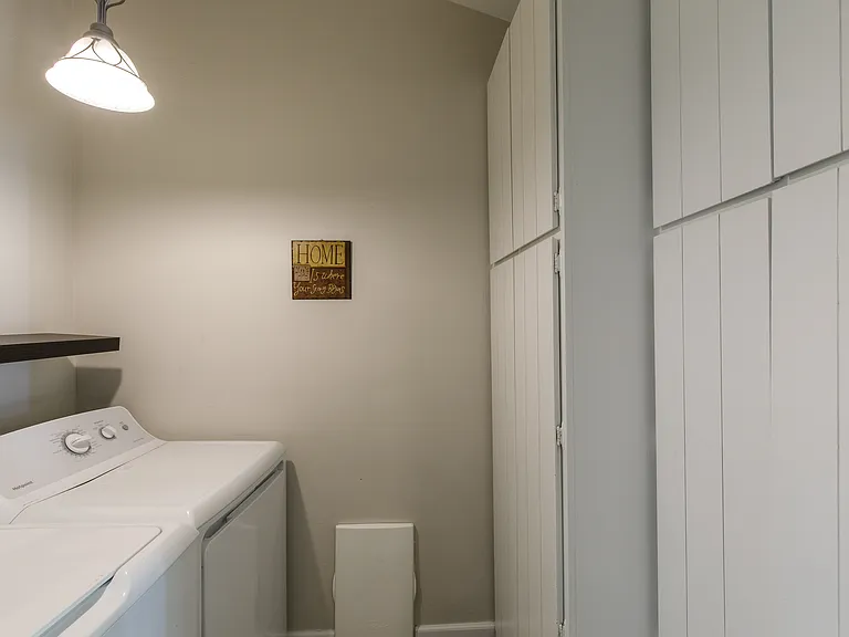 808 E Cavalier Dr — Photo 13