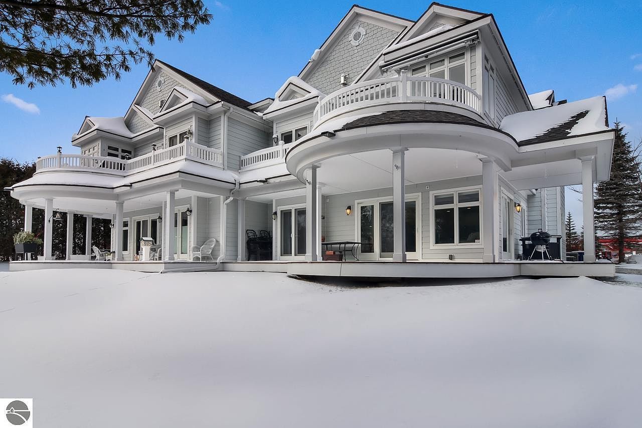 820 Petoskey Ave SUITE 202, Charlevoix, MI 49720 Zillow