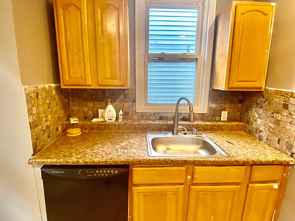 2nd image of 639 Garfield Ave Floor 2