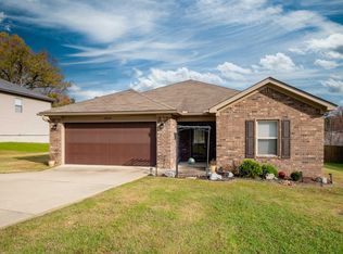 1832 Milburn Dr, Benton, AR 72015