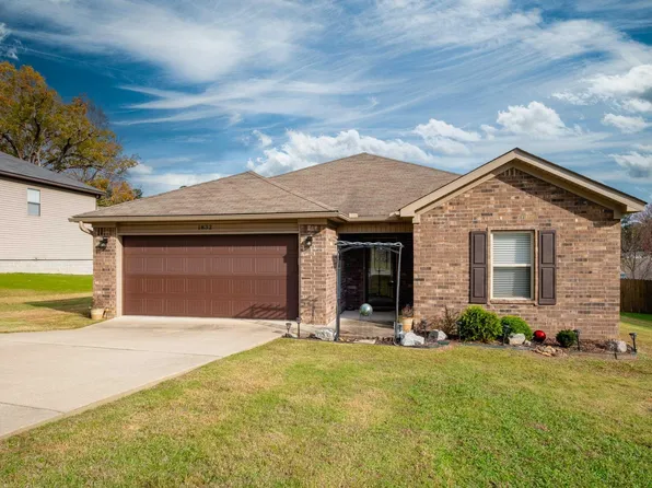 1832 Milburn Dr, Benton, AR 72015