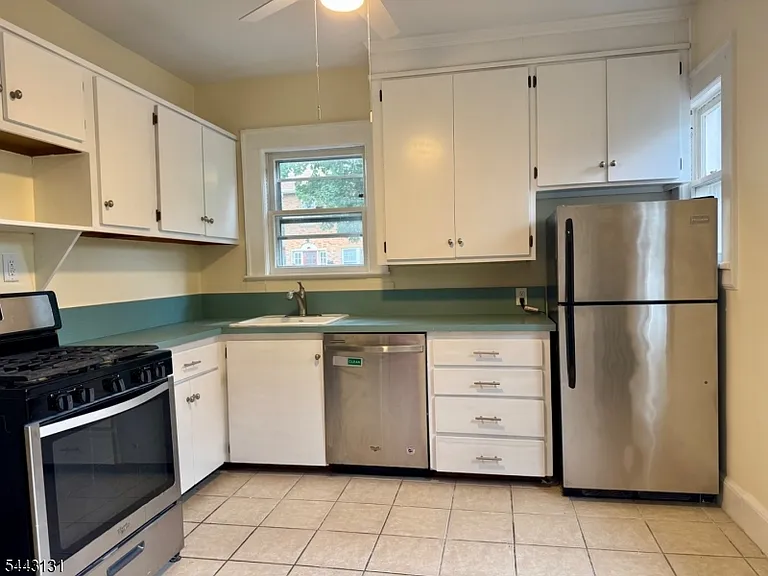 15 Walnut Pkwy #1 — Photo 8