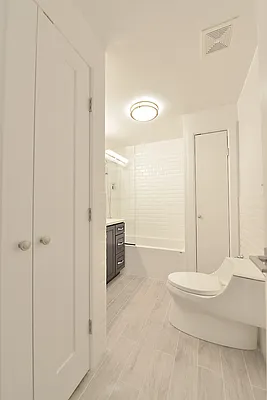 Rented by Yael Dunsky Real Estate | media 18