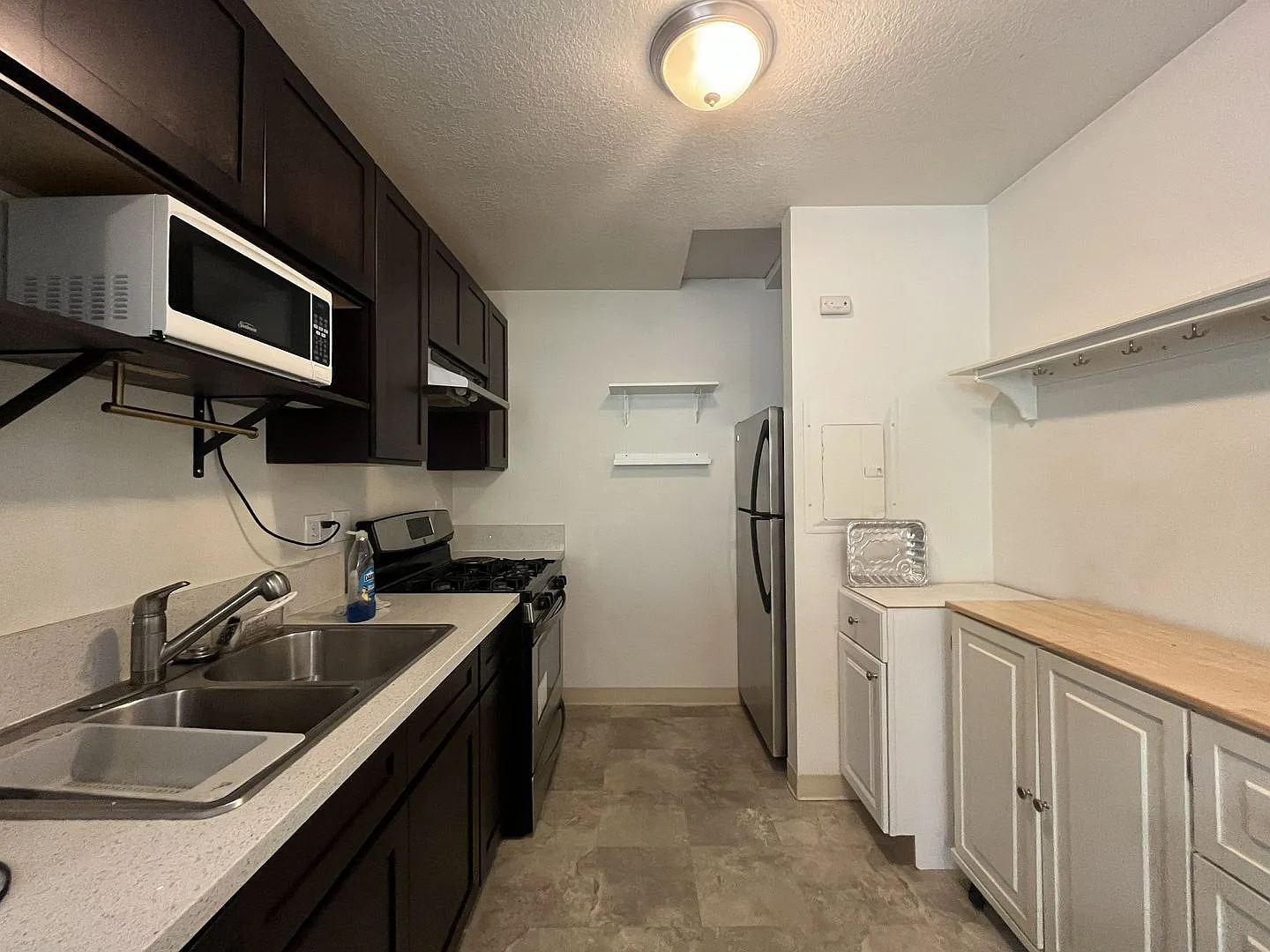 Charming Studio Condo in Portland!! Located in Bethany Village w/ Washer + Dryer Included!! — Photo 4