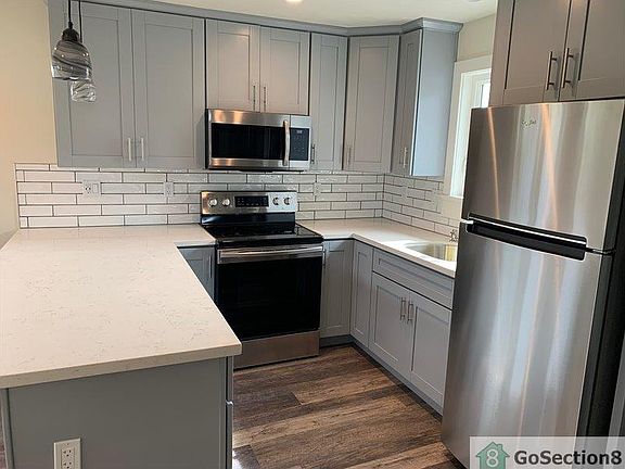 4th image of 1653 Broadway St