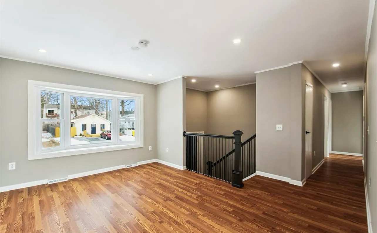 4 bed, 1894 sqft, $3,300 — Photo 3