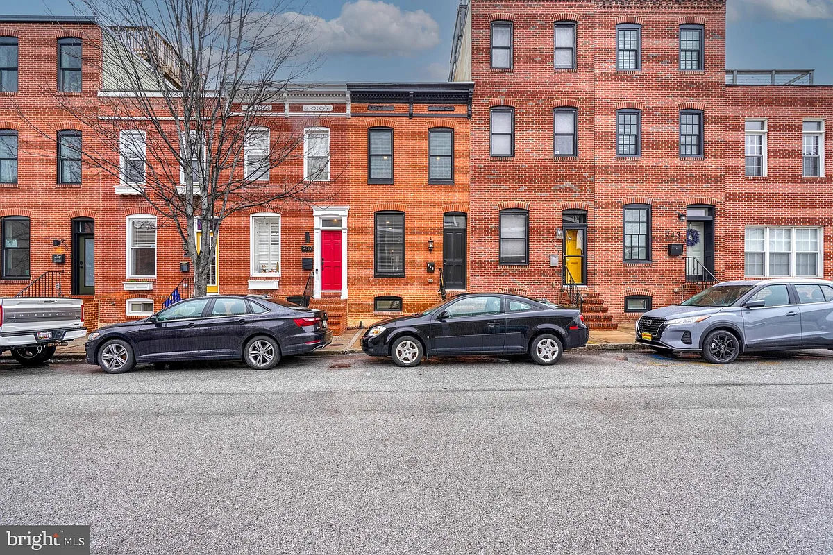 Building Photo - 939 S Baylis St
