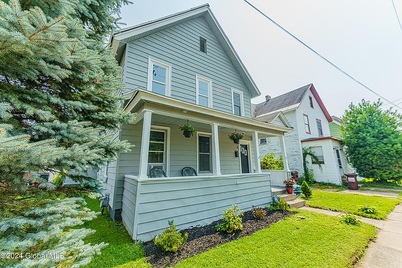 2nd image of 34 Willow Street