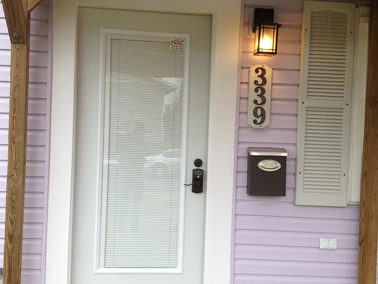 339 S Dunn St — Photo 2