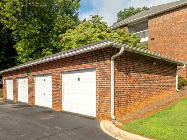 Carolina Oaks Apartments