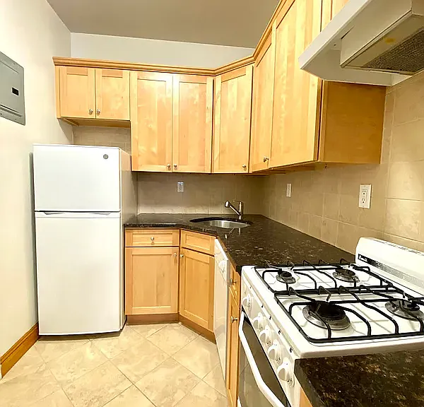 12 W 75th St #2A — Photo 9